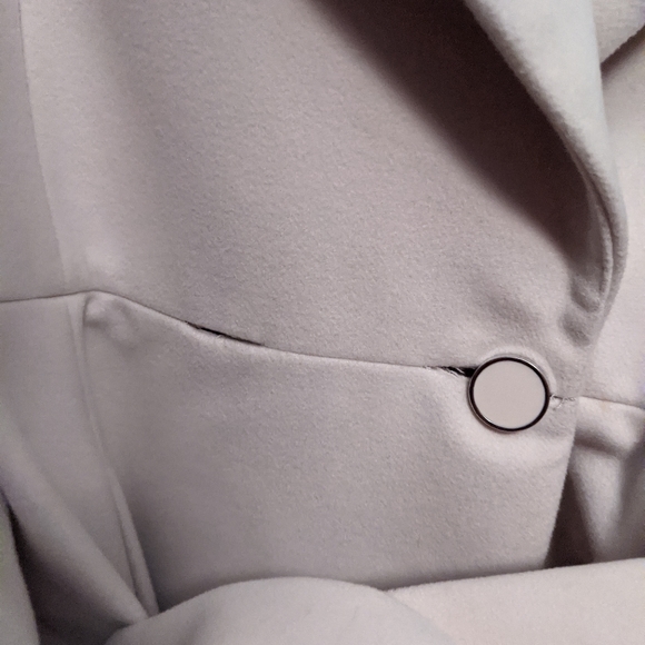 Evernew Coat - Picture 3 of 4